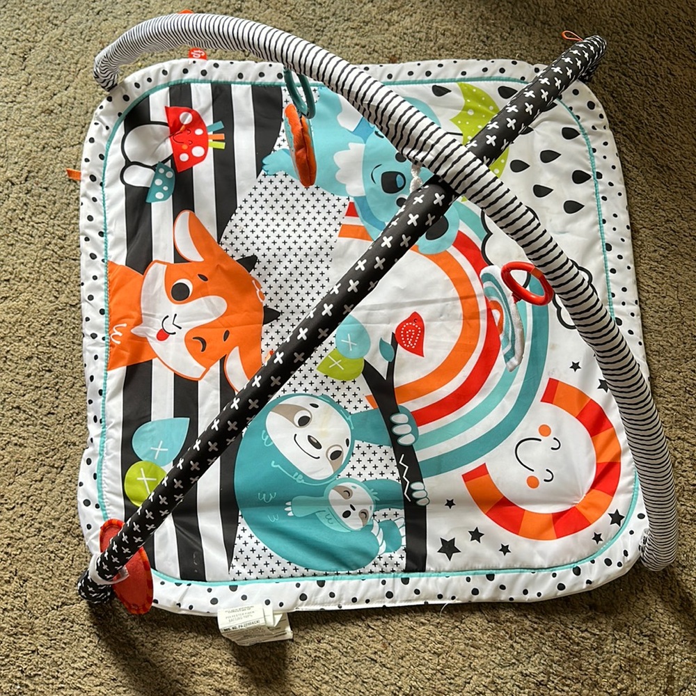 Baby play mat used maybe 3 times.